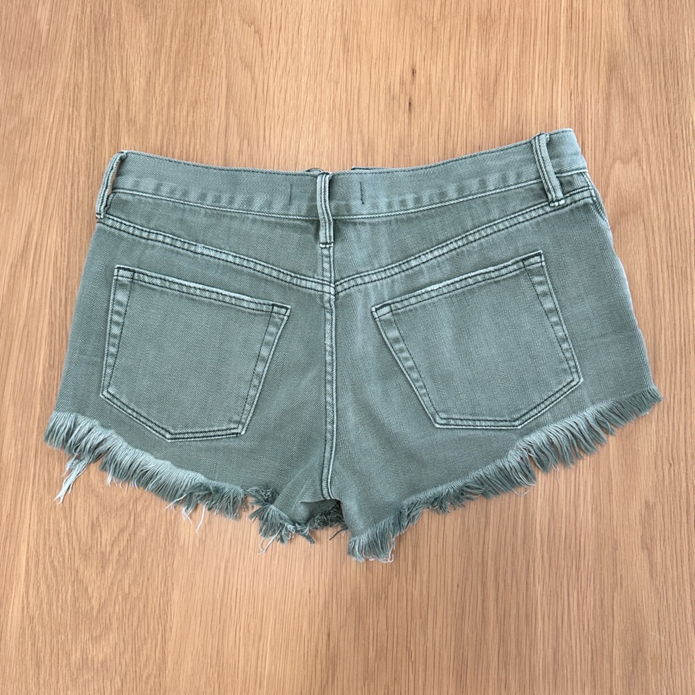 Free People We The Free Olive Geeen Distressed Denim Shorts Size 25 - Picture 5 of 8